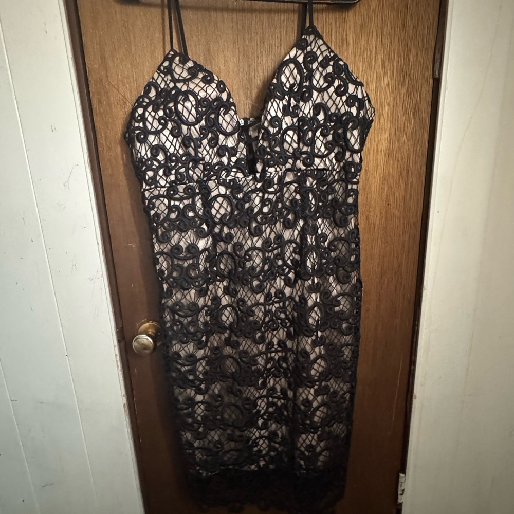 Liliana Black and White Sheath Dress with Plunge Neckline